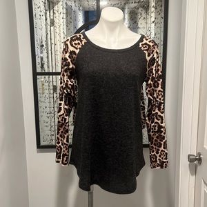 NWOT oversized top. Gray and cheetah.